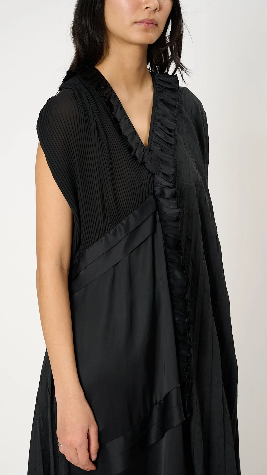 Asymmetric Texture Maxi Dress in Black