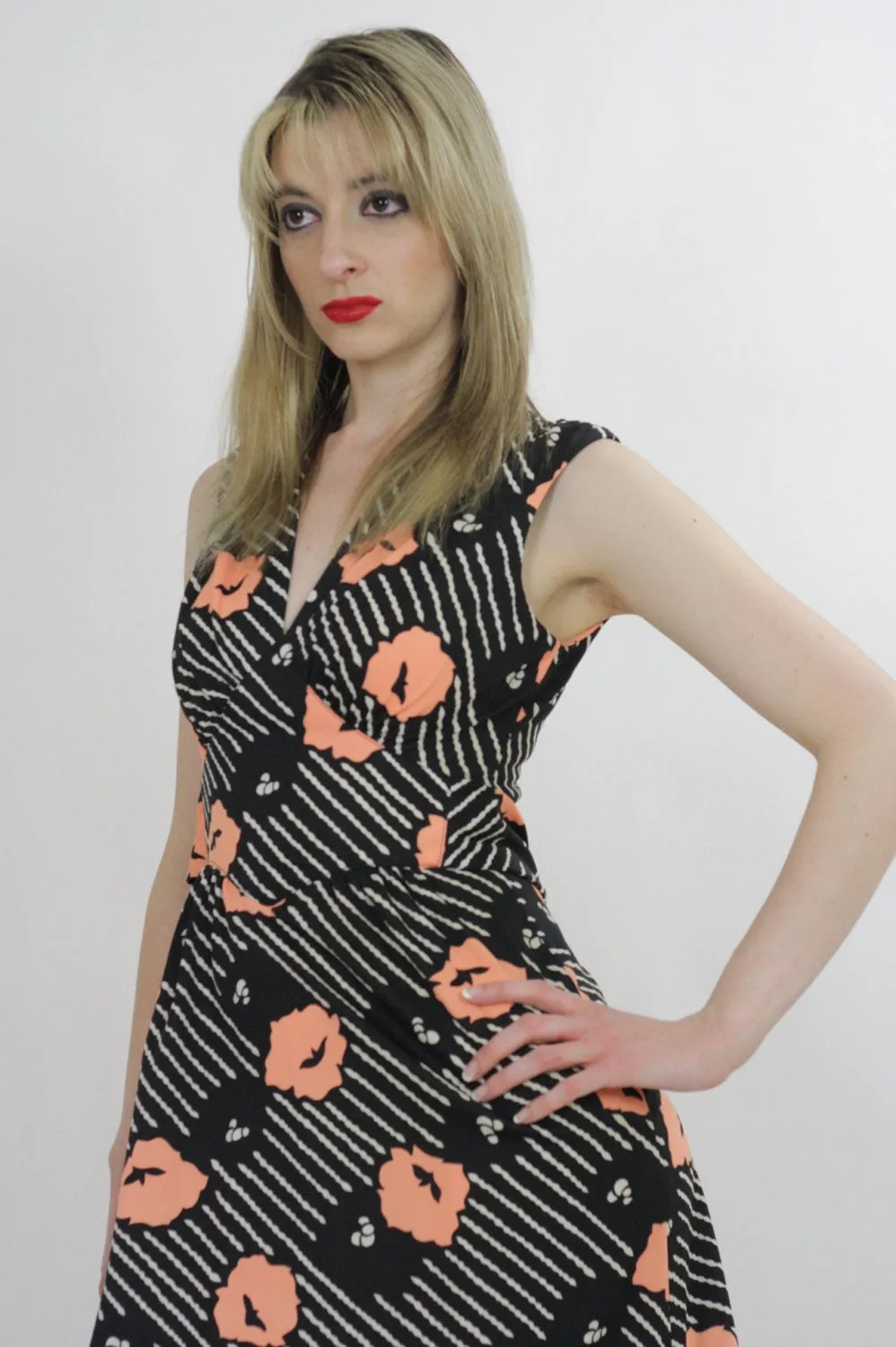 Authentic vintage 70s Boho Maxi dress poppy floral print deep V neck sundress