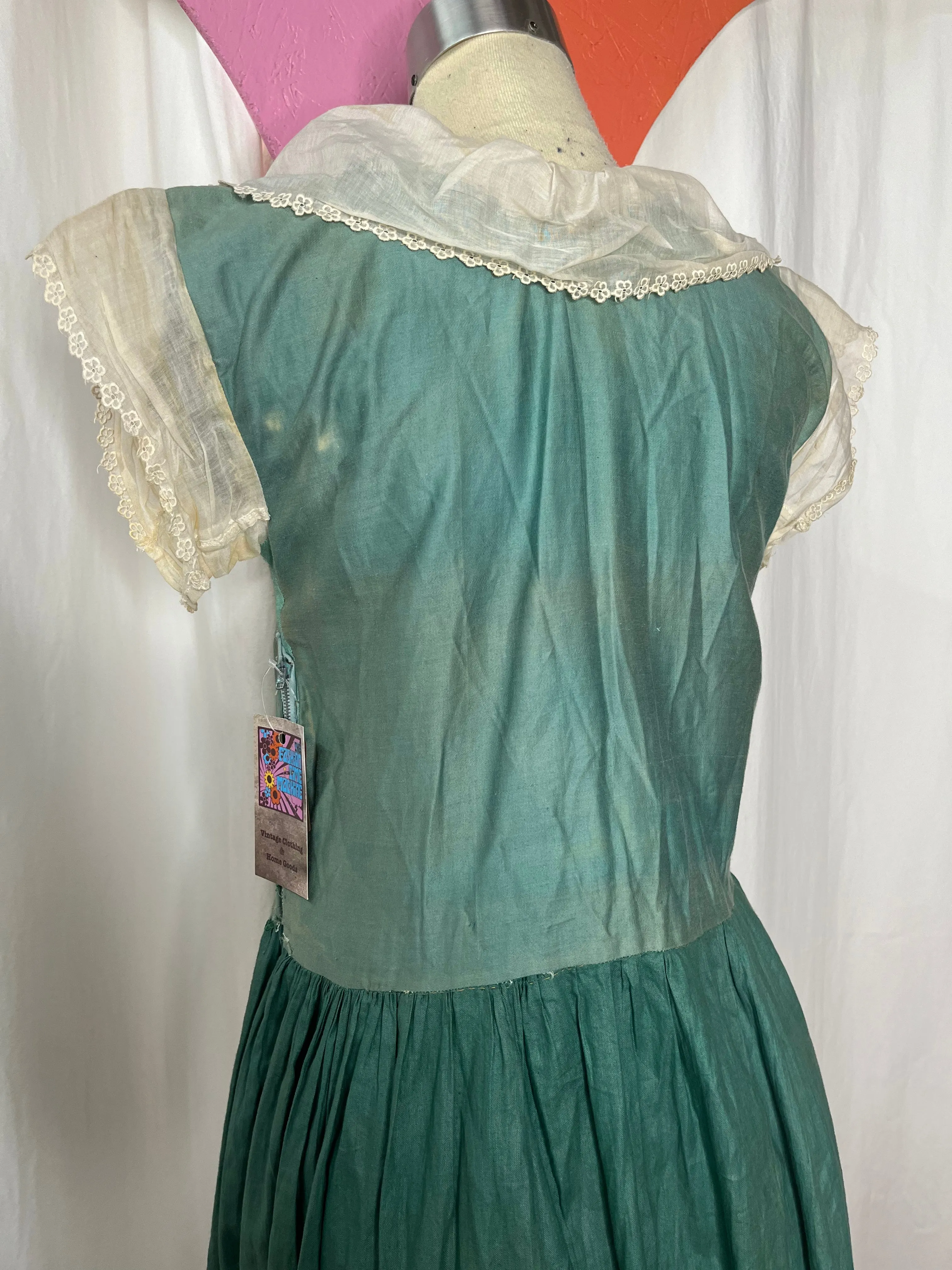Vintage 1940s | Fruit Costume Dress with Lace Collar | Size M